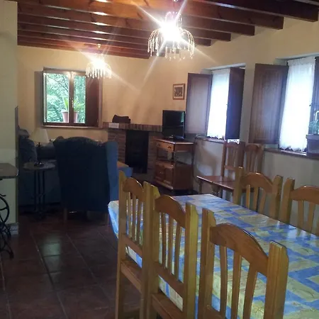 Casa De Aldea La Fuentona Onís