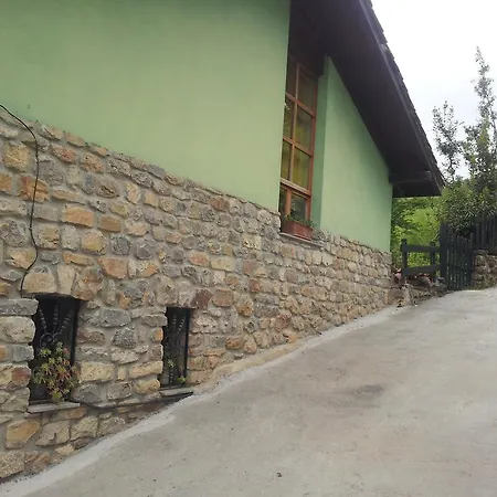 Casa De Aldea La Fuentona * Onís